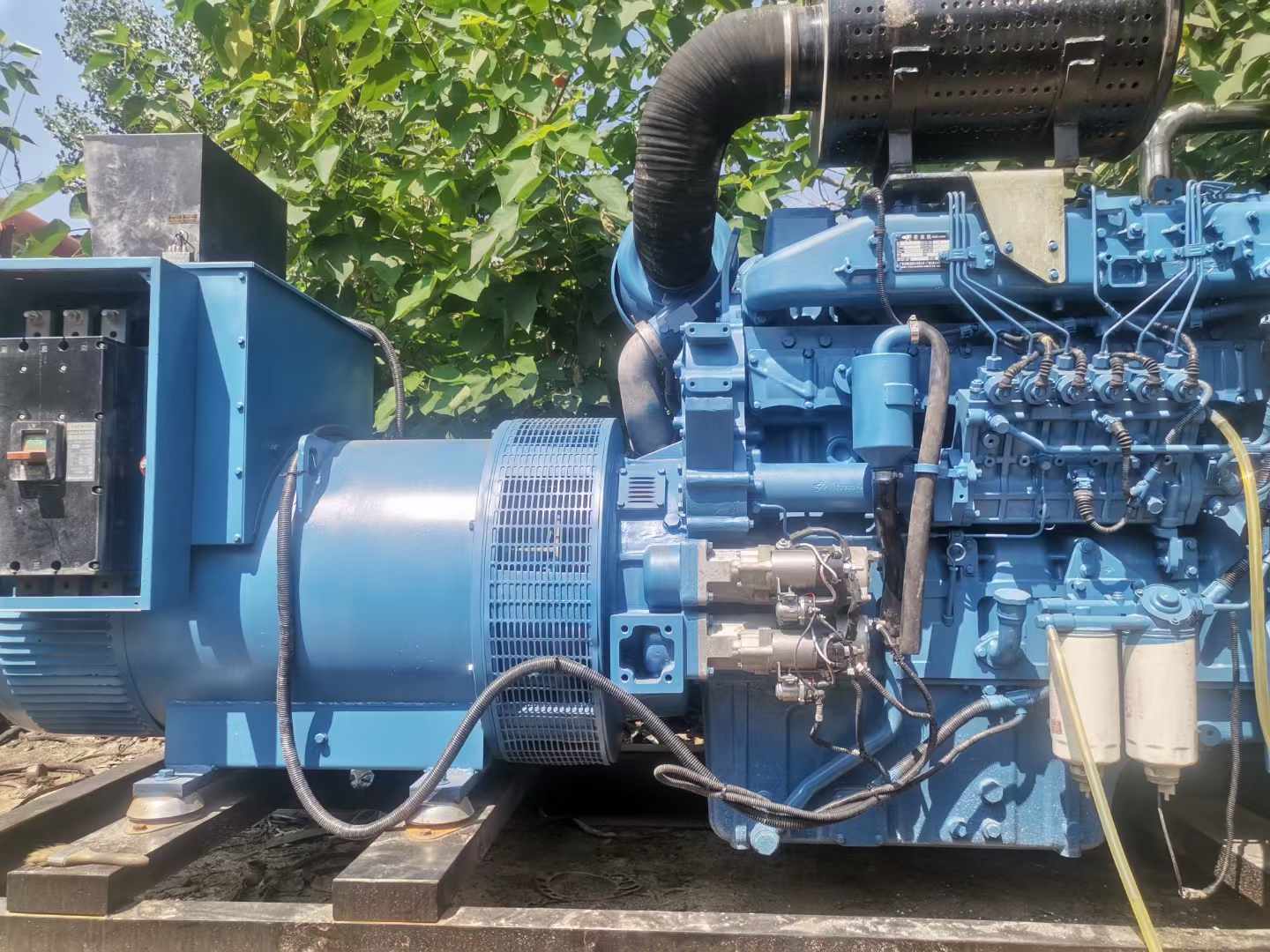 温江详细说明降低 800kW 柴油发电机输出电流波动的方法