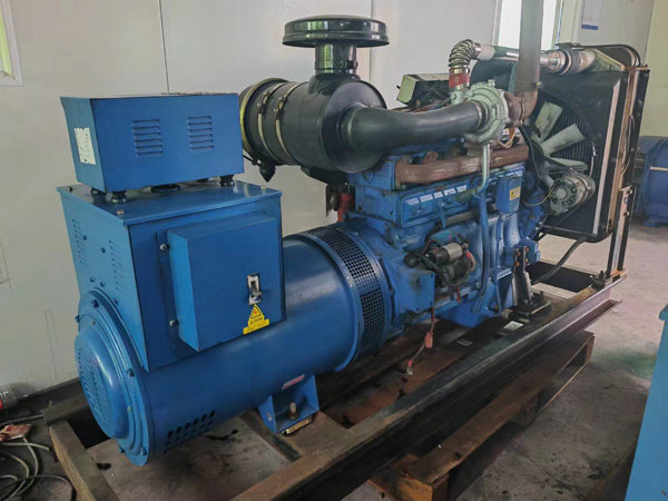 温江100kW柴油发电机组使用多级机油有哪些优缺点？